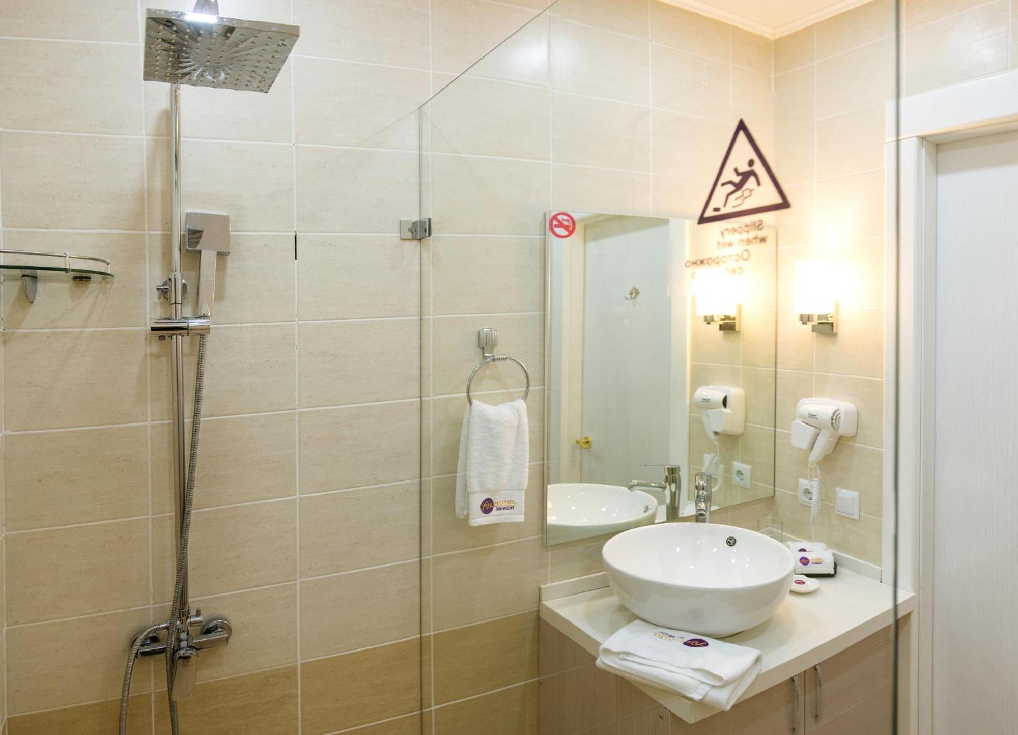 Hotel Fn Shymkent Ngoại thất bức ảnh